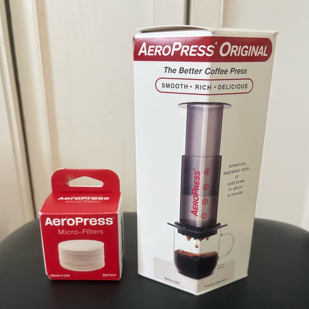 AeroPress original Coffee Press with Micro-Filters - Silver